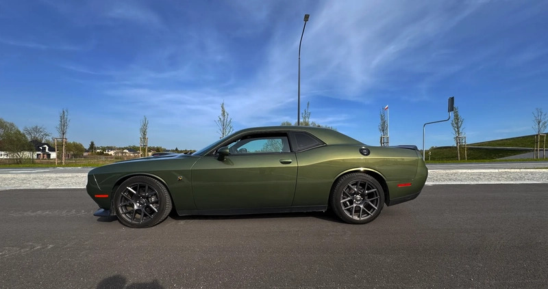 Dodge Challenger cena 179900 przebieg: 93000, rok produkcji 2018 z Wołomin małe 191